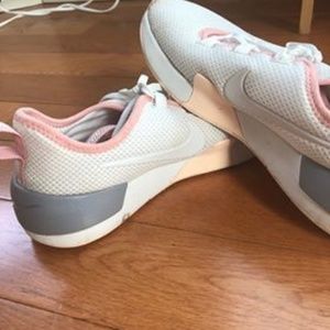 WHITE NIKES (size 7.5)